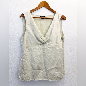 ST. JOHN Silk Sleeveless Blouse Size 16 Light Green